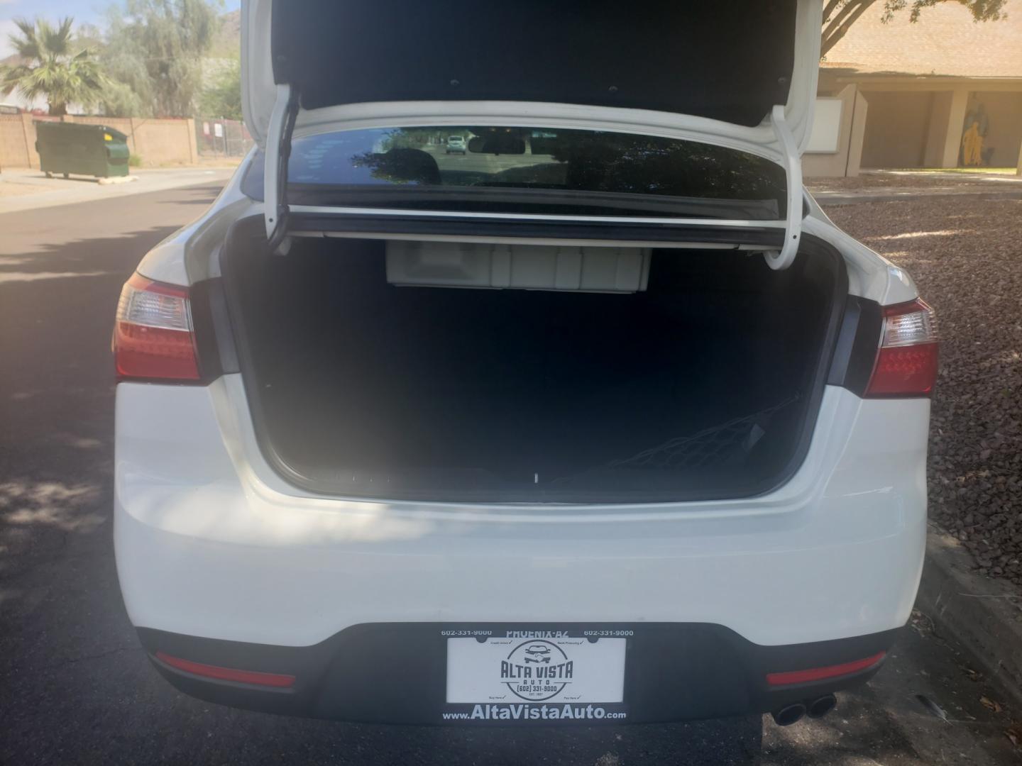 2013 Kia Rio ex (KNADN4A33D6) with an 1.6L L4 DOHC 16V engine, 6-Speed Automatic transmission, located at 323 E Dunlap Ave., Phoenix, AZ, 85020, (602) 331-9000, 33.567677, -112.069000 - 2013 Kia Rio EX,......A Must See!!... No accidents,.... Ice cold AC. The car is gorgeous inside and out. Power windows, Power door locks, Stereo/ CD Player, Phone sync, Bluetooth, Backup camera, Satellite compatible, navigation, Beautiful Black interior with Black leather seats in near perfect condi - Photo#18